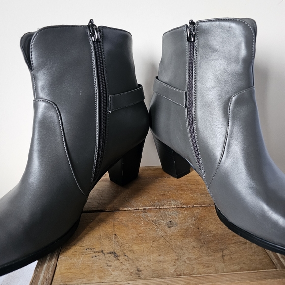 B Freshica Womens Ankle Boot New w/o box Gray Cuban Heel Zippers Almond Toe 10M - Picture 5 of 15